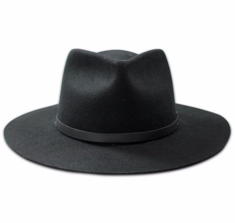 Frontal view of the Dylan wide brim fedora in black